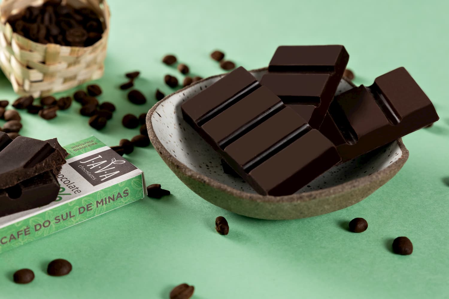 Chocolate 70% cacau com Cafe