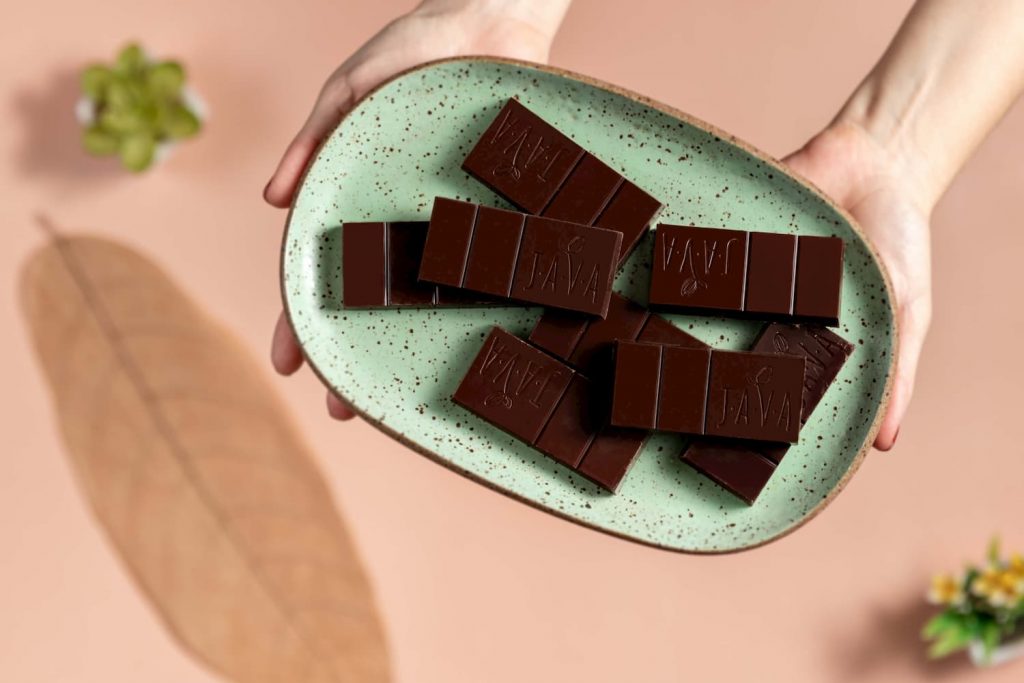 chocolate artesanal ou chocolate industrial derretido